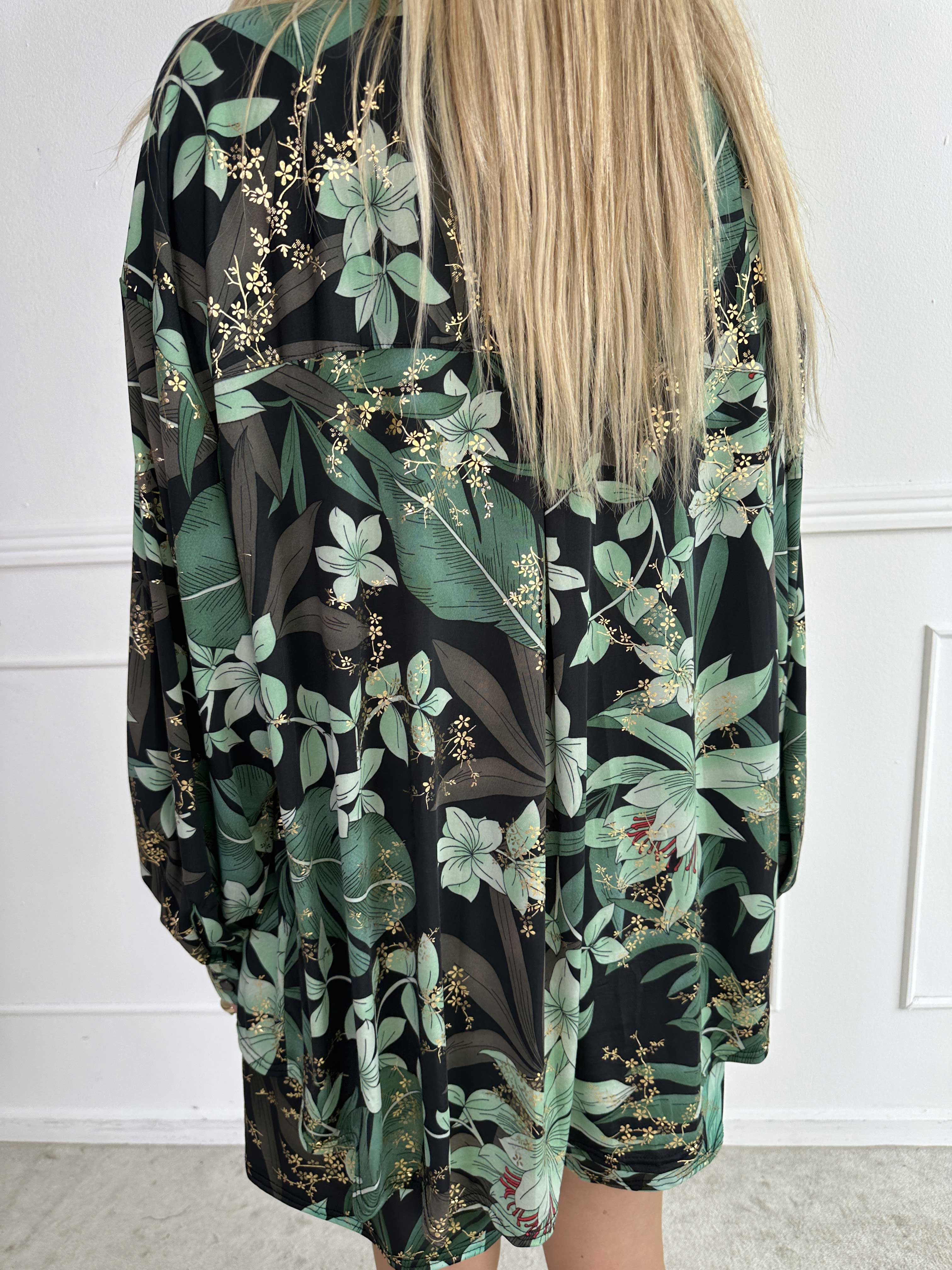 Pamy - Skjorte i elastisk blomstret stof